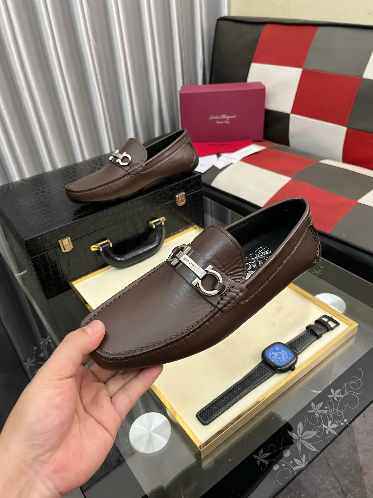 Men's shoes 💰560⌚️⌚️ Ferragamo [Ferragamo] new high-end quality framed shoes. The style is luxurious and elegant, with equal emphasis on practicality and style. We pay special attention to quality and details. The shoe last leather, workmanship and comfort are not inferior! Material: Imported first-layer soft cowhide leather upper ➕Genuine leather lining, code number: 38-446️⃣colors available